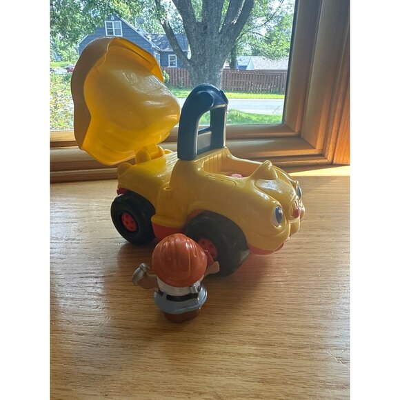 Fisher-Price Little People Construction Worker Dump Truck 2005 Yellow Red - Picture 7 of 7